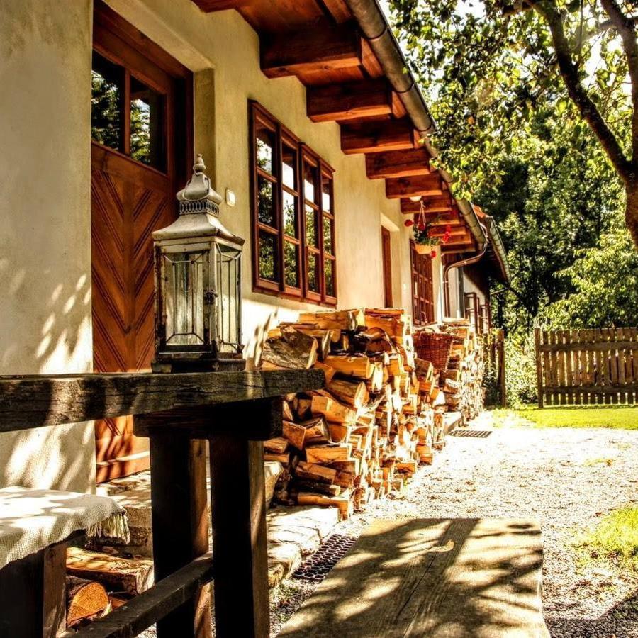 Apartmány Červený Dvůr Chvalšiny Exterior foto